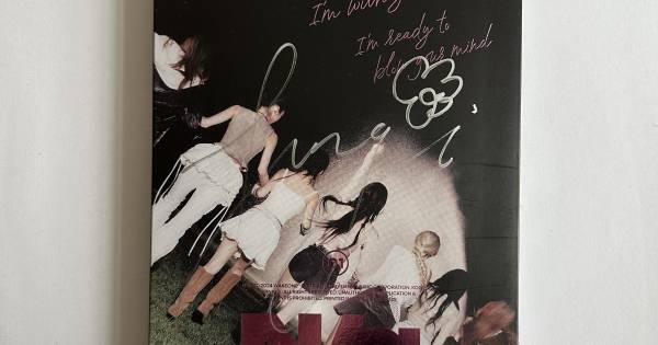 IZNA N_A SIGNED NA ALBUM -